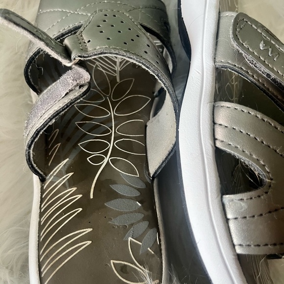 Comfort Walk Women’s Sandals – Size 8 - Picture 3 of 6